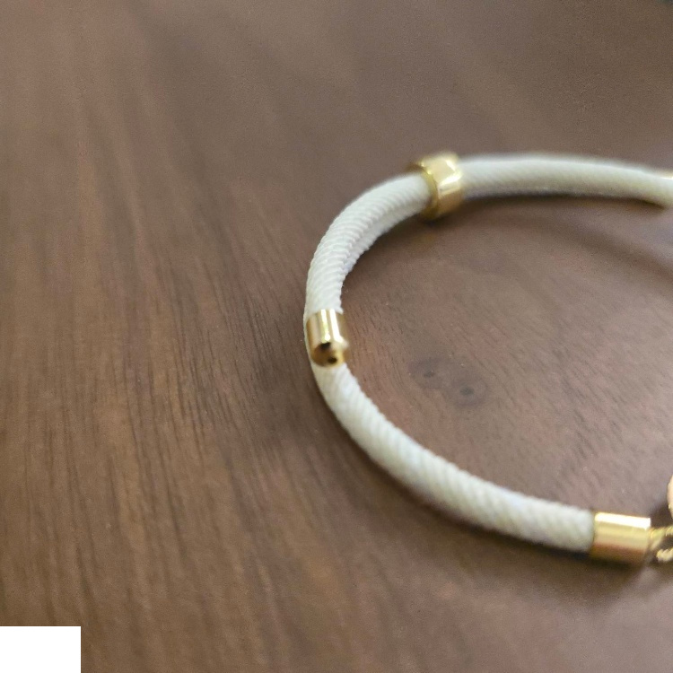 دستبند طلا 18 عیار زنانه شمیم گلد گالری مدل دایره و قلب کد D66-18 دستبند طلا 18 عیار زنانه شمیم گلد گالری مدل دایره و قلب کد D66-18