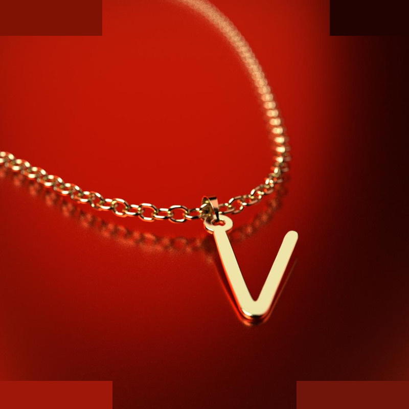 نیم ست طلا 18 عیار زنانه مدوپد مدل حرف V کد NA17194 نیم ست طلا 18 عیار زنانه مدوپد مدل حرف V کد NA17194