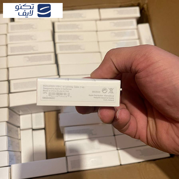 کابل تبدیل USB-C به لایتنینگ  مدل 1703 طول 1 متر کابل تبدیل USB-C به لایتنینگ  مدل 1703 طول 1 متر