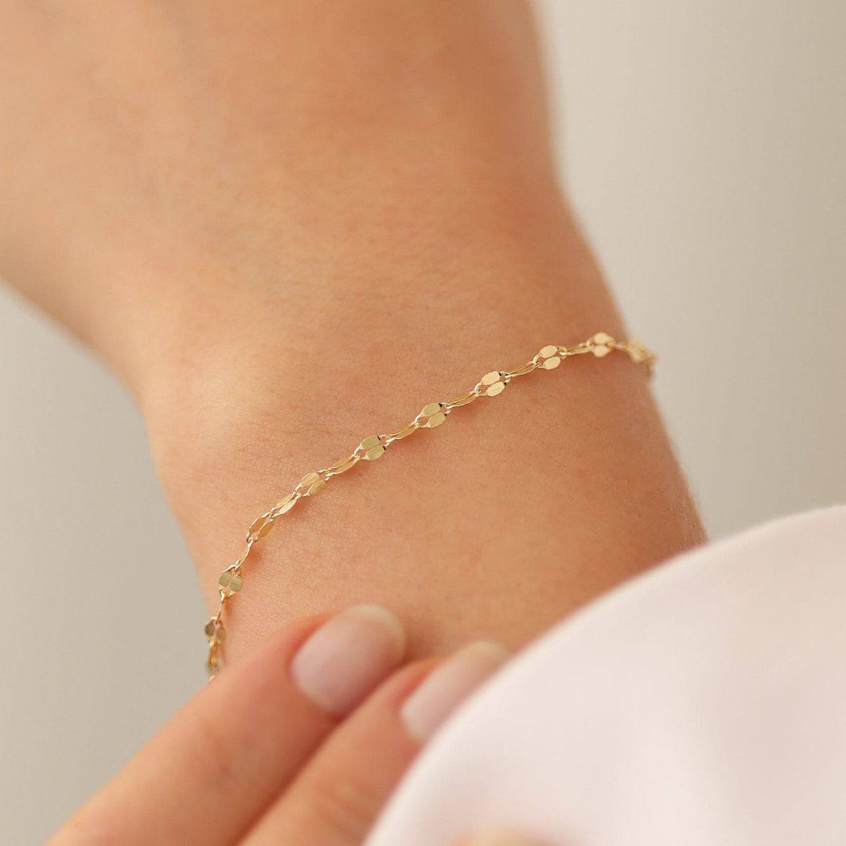 دستبند طلا 18 عیار طرح پولکی سایز 1 دستبند طلا 18 عیار طرح پولکی سایز 1