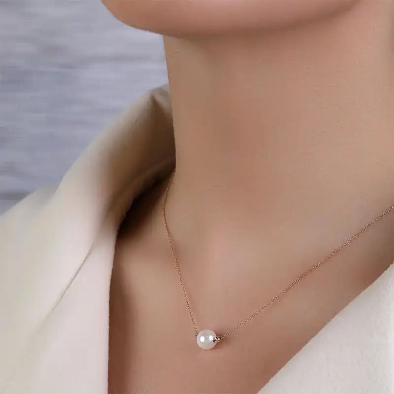 گردنبند طلا 18عیار طرح تک مروارید و البرنادو گردنبند طلا 18عیار طرح تک مروارید و البرنادو