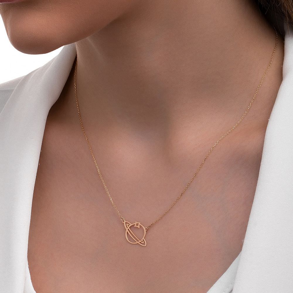 گردنبند طلا 18عیار طرح زحل و ستاره