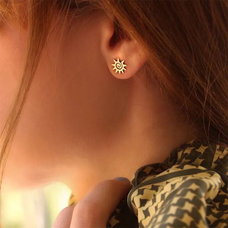 گوشواره طلا 18عیار طرح خورشید پیچی