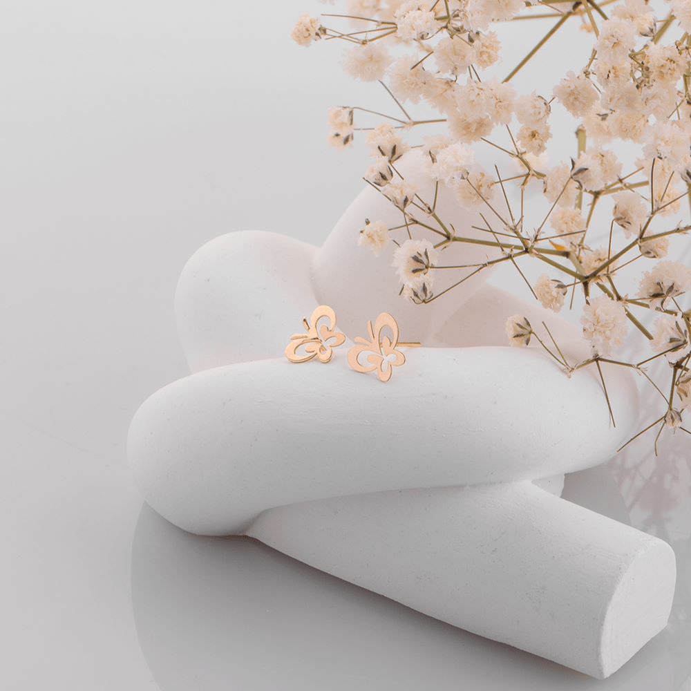 گوشواره میخی طلا 18عیار پروانه ملکه گوشواره میخی طلا 18عیار پروانه ملکه