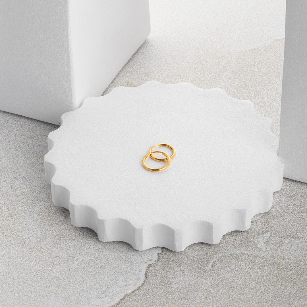 گوشواره حلقه ای طلا 18عیار کوچک قطر 1 سانت گوشواره حلقه ای طلا 18عیار کوچک قطر 1 سانت