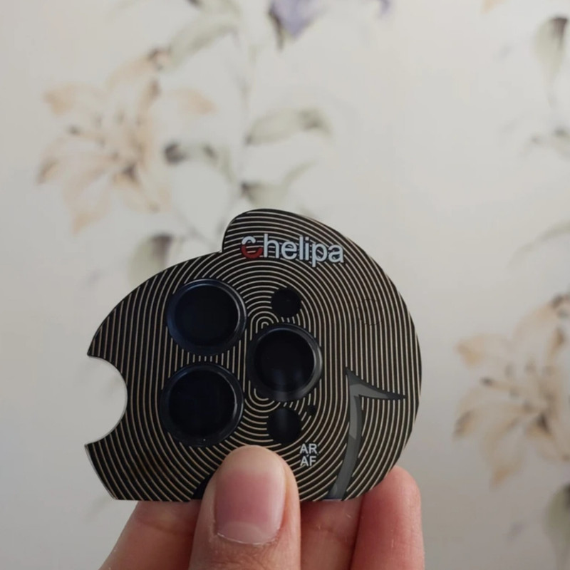 محافظ لنز دوربین شیشه ای اوجی مدل chelipa titanium مناسب برای گوشی موبایل اپل iPhone 13 Pro