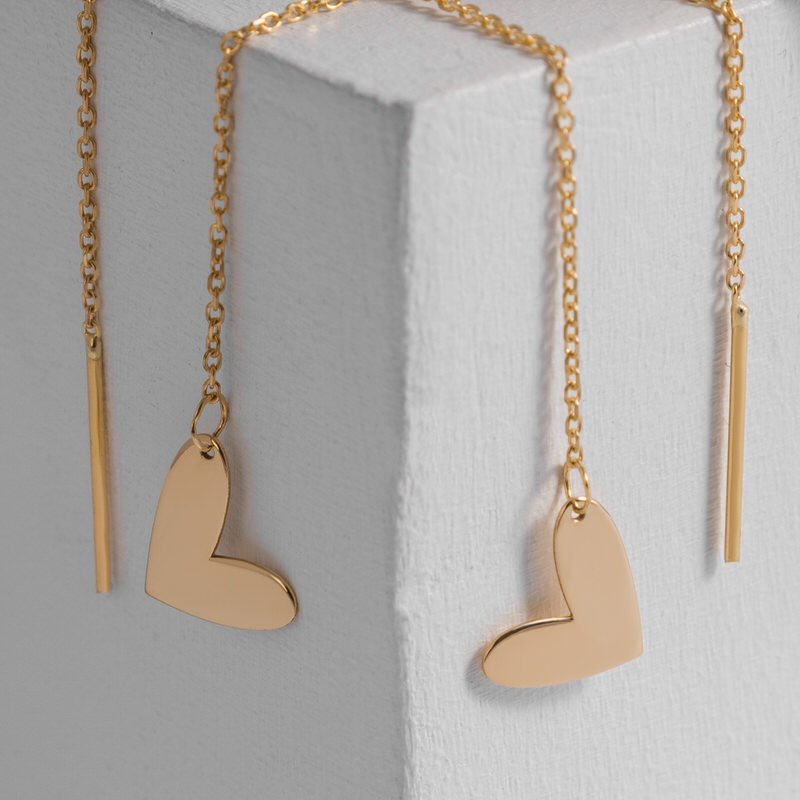 گوشواره بخیه ای طلا 18 عیار طرح قلب مینیمال گوشواره بخیه ای طلا 18 عیار طرح قلب مینیمال