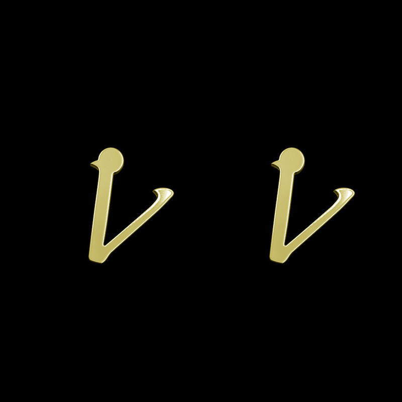 گوشواره طلا 18 عیار زنانه مدوپد مدل حرف V کد GA1-16934